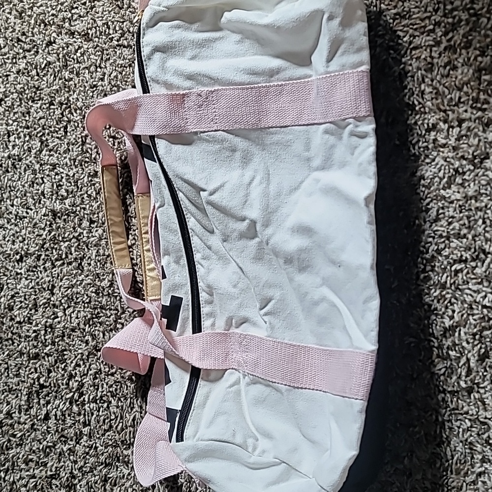 Benefit Cosmetics Duffle Bag EUC - Picture 5 of 7